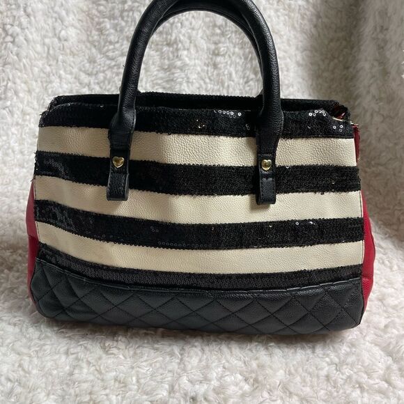 Betsey Johnson off white red and black sequins and quilted Medium satchel - Picture 5 of 16